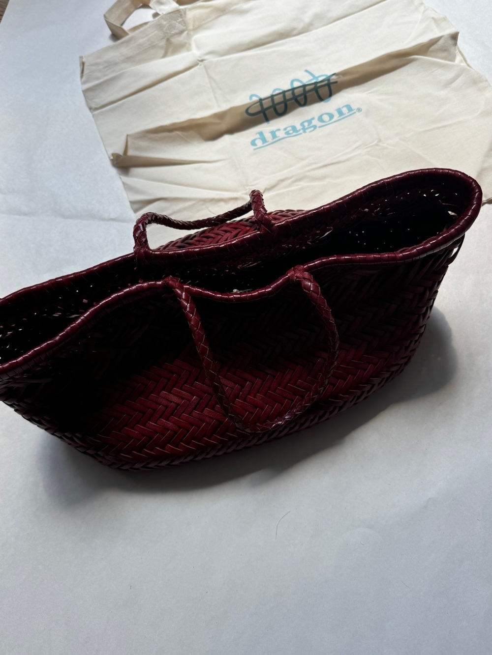 Dragon Diffusion 6 lines woven top handle tote bag in burgundy - Picture 4 of 8